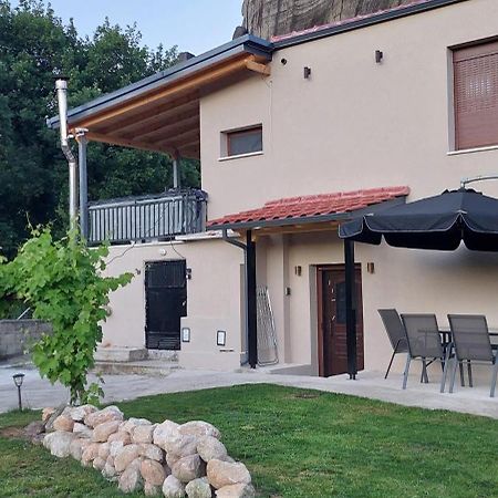 Avli Luxurious House Apartment Калампака Екстериор снимка
